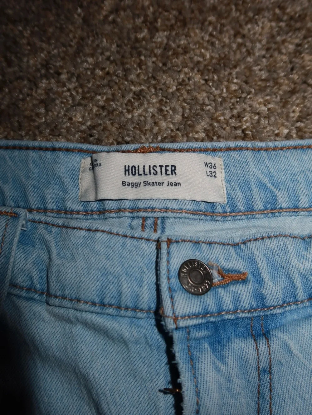 Light Wash Baggy Men’s Jeans